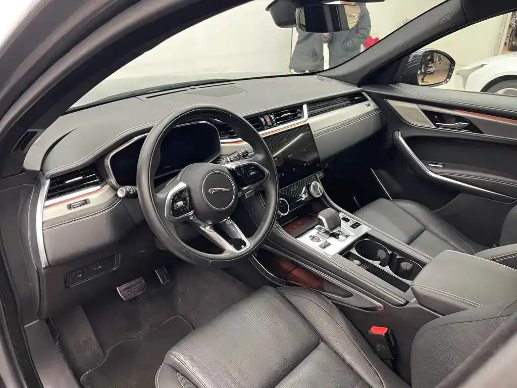 Jaguar F-PACE 2024 из CN, фото 10