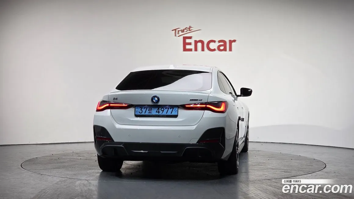 BMW i4 — фото 4