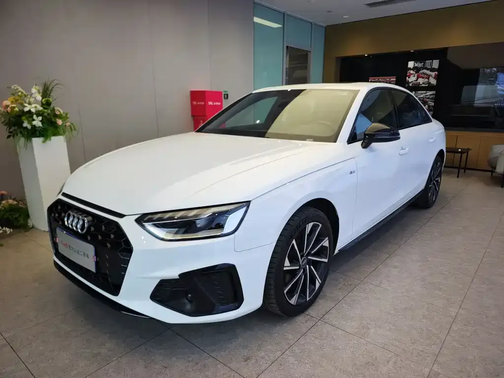 Audi A4L 2023 из CN, фото 1