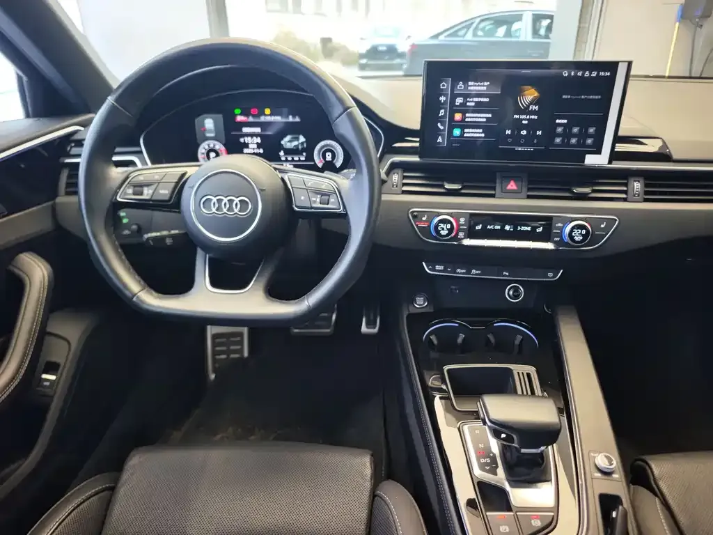 Audi A4L 2023 из CN, фото 10