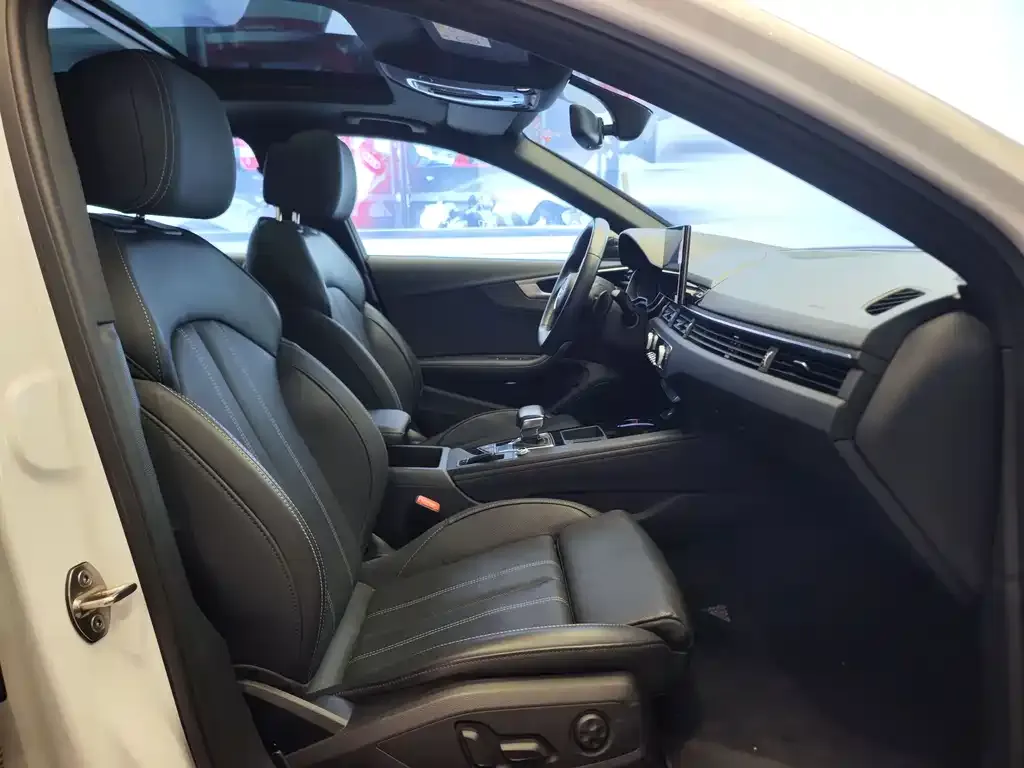 Audi A4L 2023 из CN, фото 8