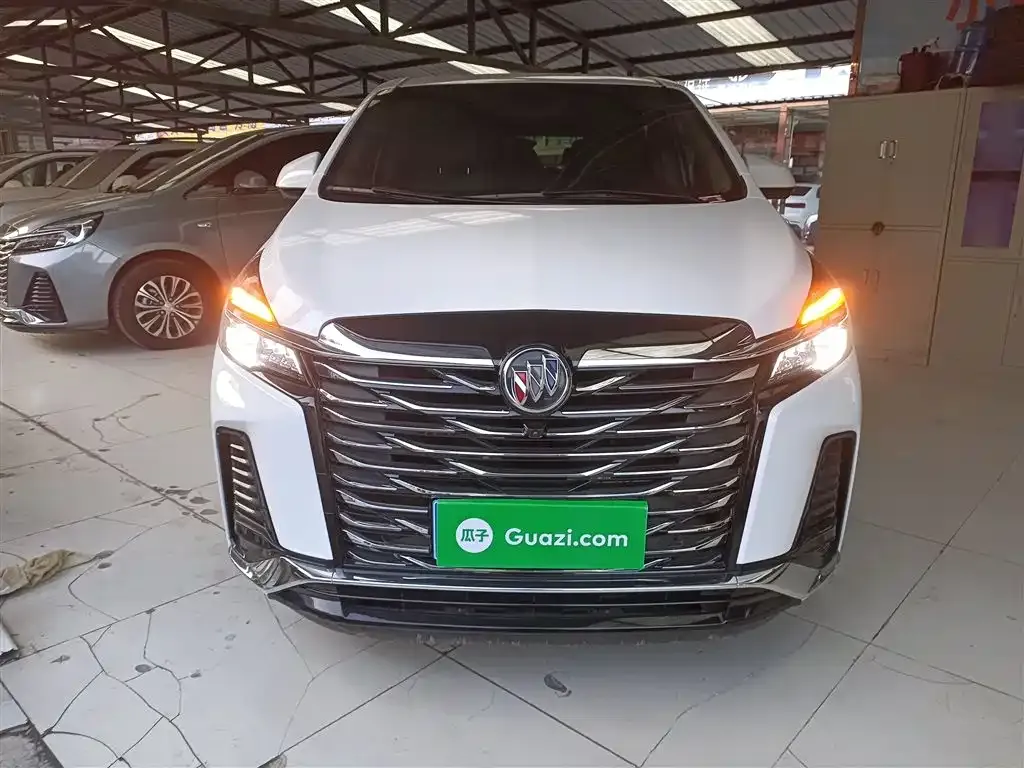 Buick GL8 2024 из CN, фото 3