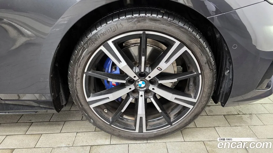 BMW 5-Series 2025 из KR, фото 5