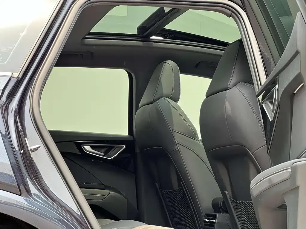 Audi Q4 e-tron 2025 из CN, фото 10