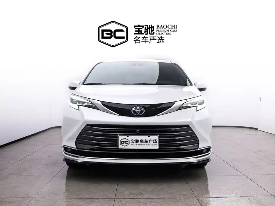 Toyota Sienna 2024 из CN, фото 2