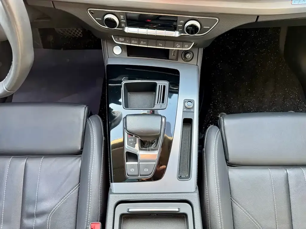 Audi Q5L 2022 из CN, фото 10