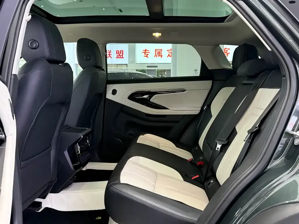Land Rover Evoque 2023 из CN, фото 6