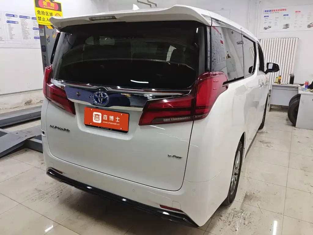 Toyota Alphard 2022 из CN, фото 4