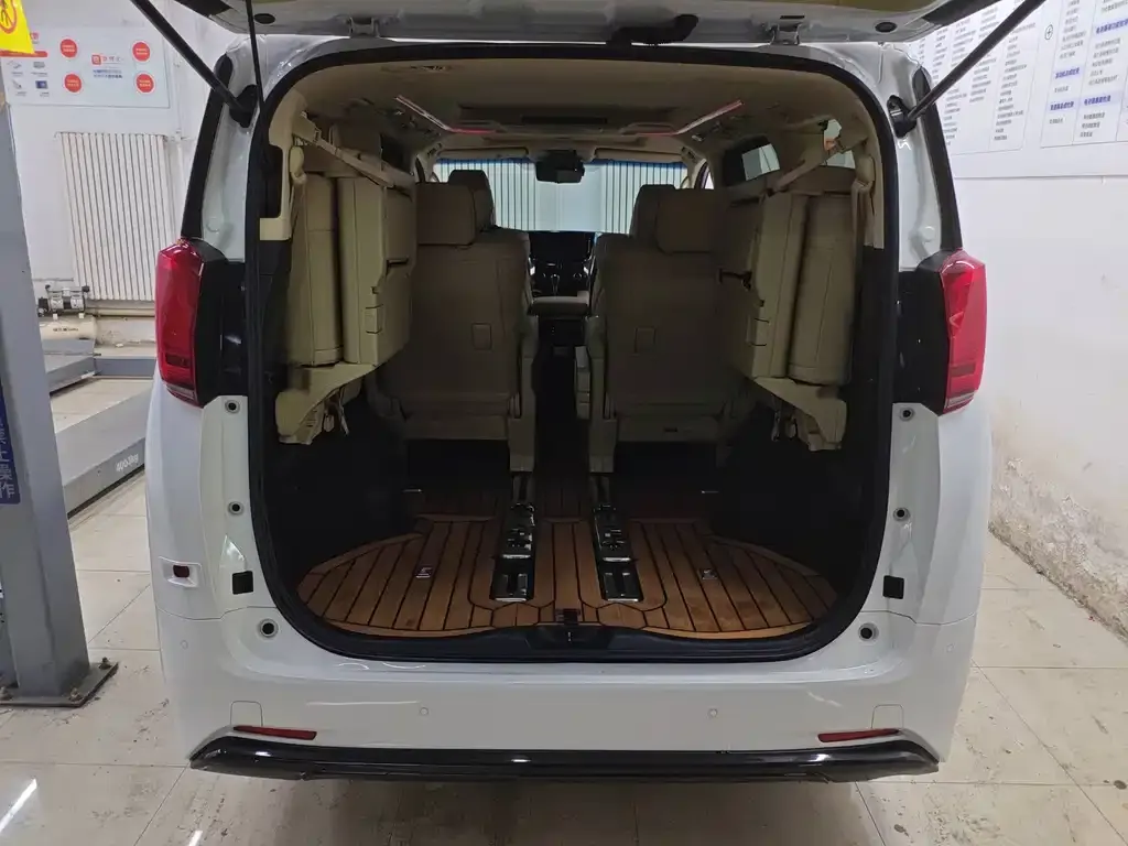 Toyota Alphard 2022 из CN, фото 9
