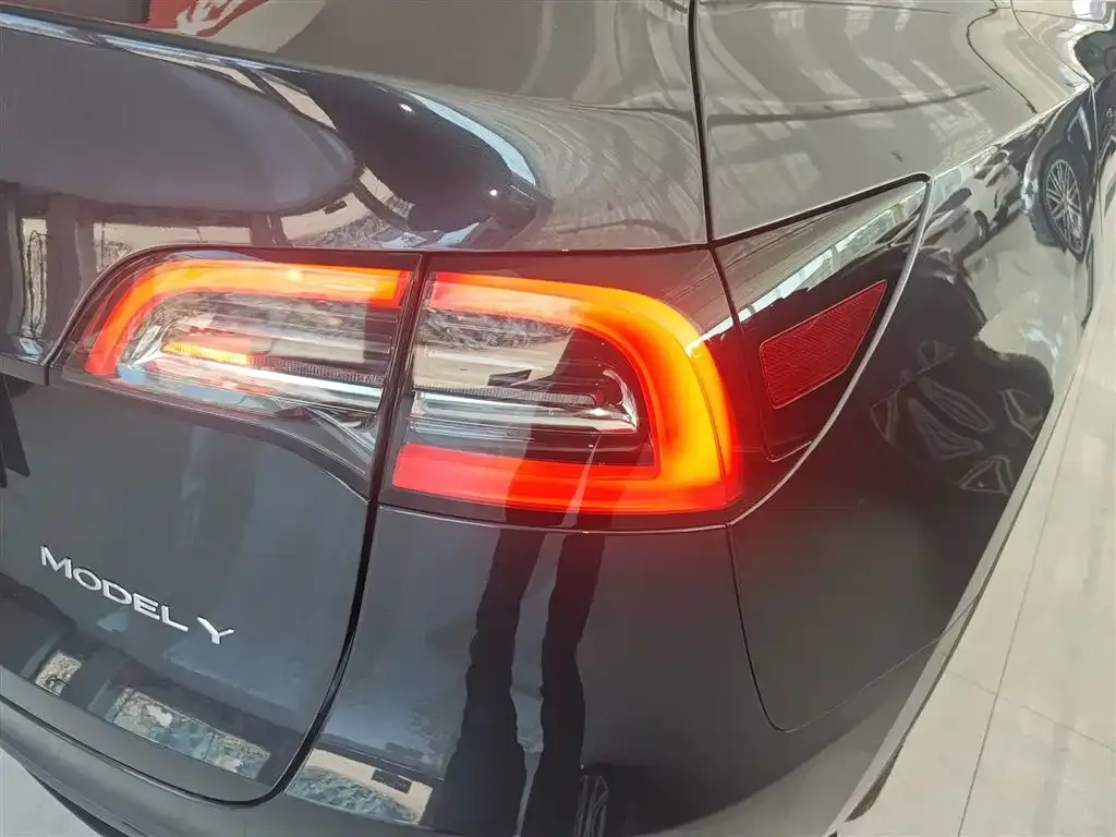 Tesla Model Y 2024 из CN, фото 8