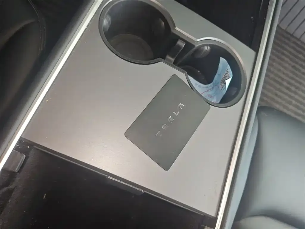 Tesla Model Y 2024 из CN, фото 9