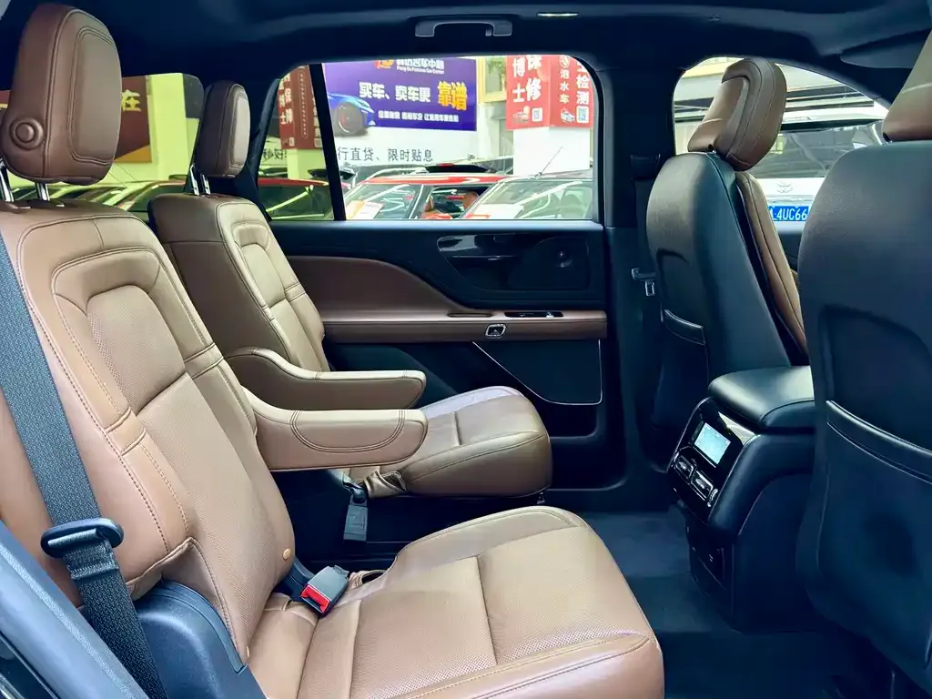 Lincoln Aviator 2021 из CN, фото 10