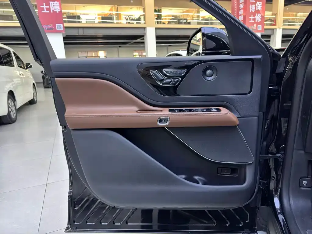 Lincoln Aviator 2021 из CN, фото 3