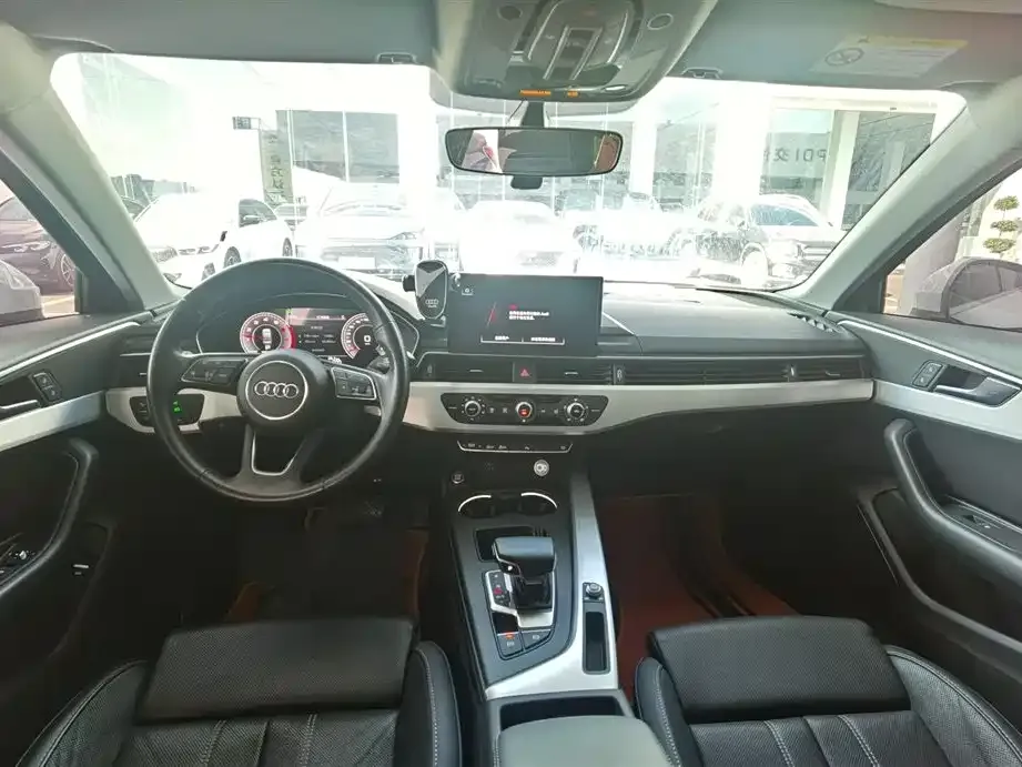 Audi A4L 2022 из CN, фото 4