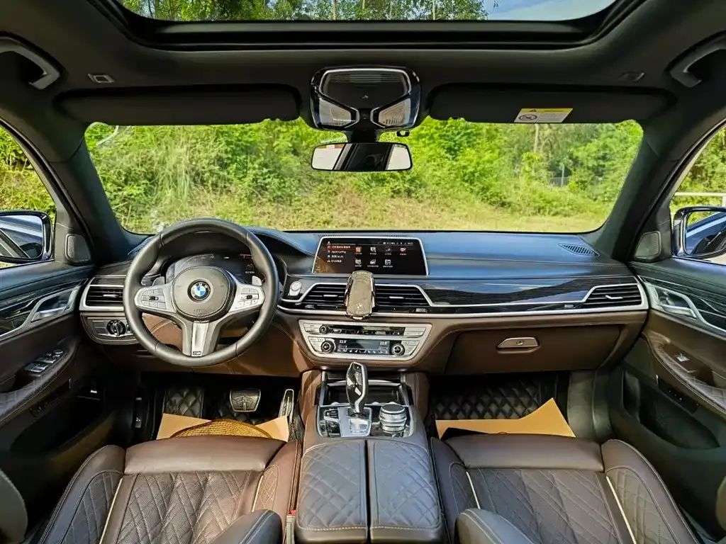 BMW 7 Series 2021 из CN, фото 8