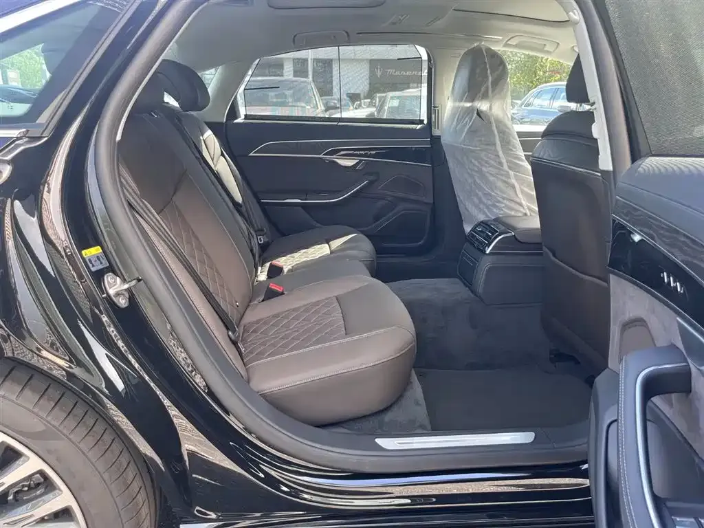 Audi A8 2025 из CN, фото 10