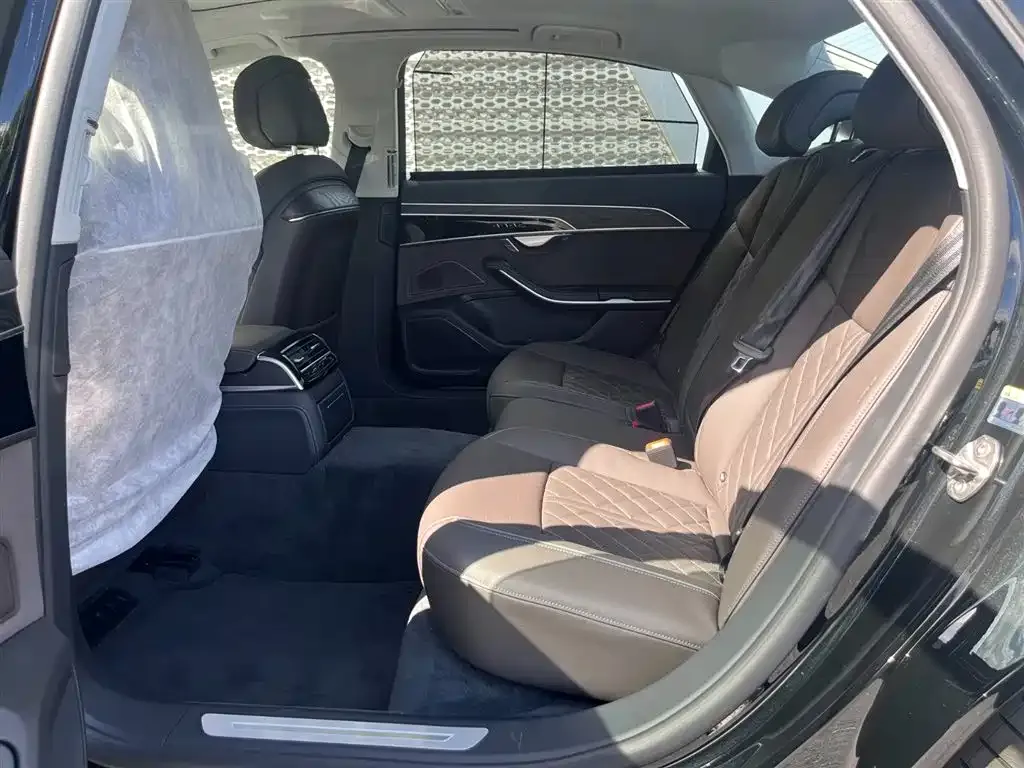 Audi A8 2025 из CN, фото 8