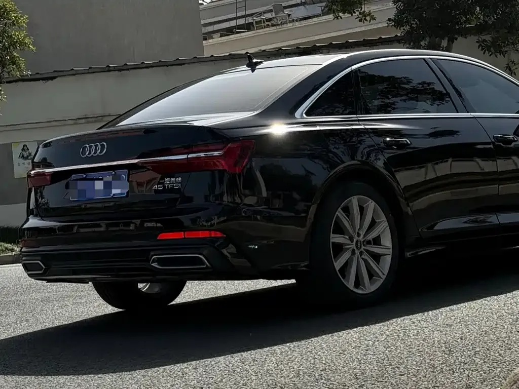 Audi A6L 2022 из CN, фото 6