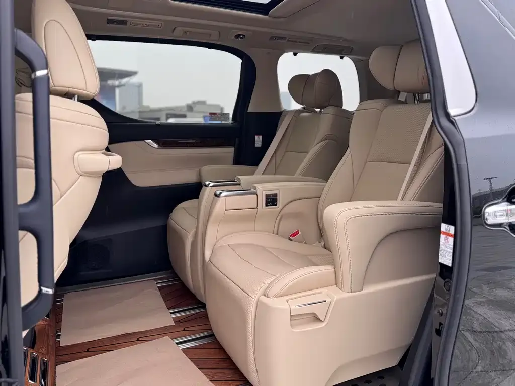 Toyota Alphard 2021 из CN, фото 8