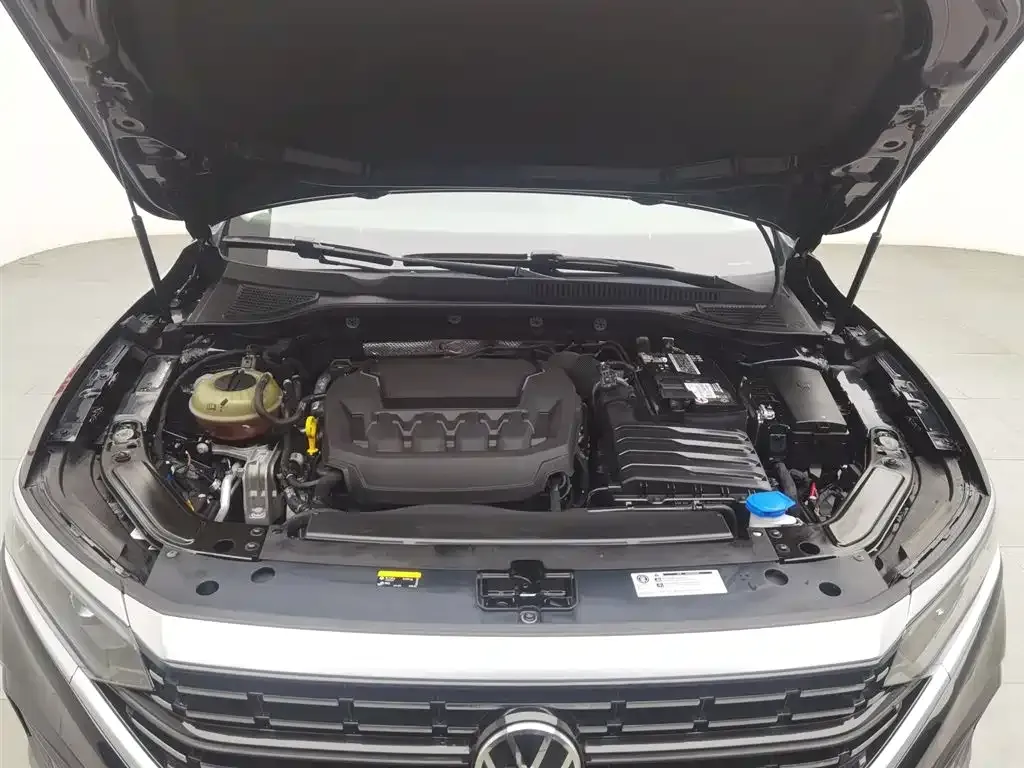 Volkswagen Passat 2023 из CN, фото 6
