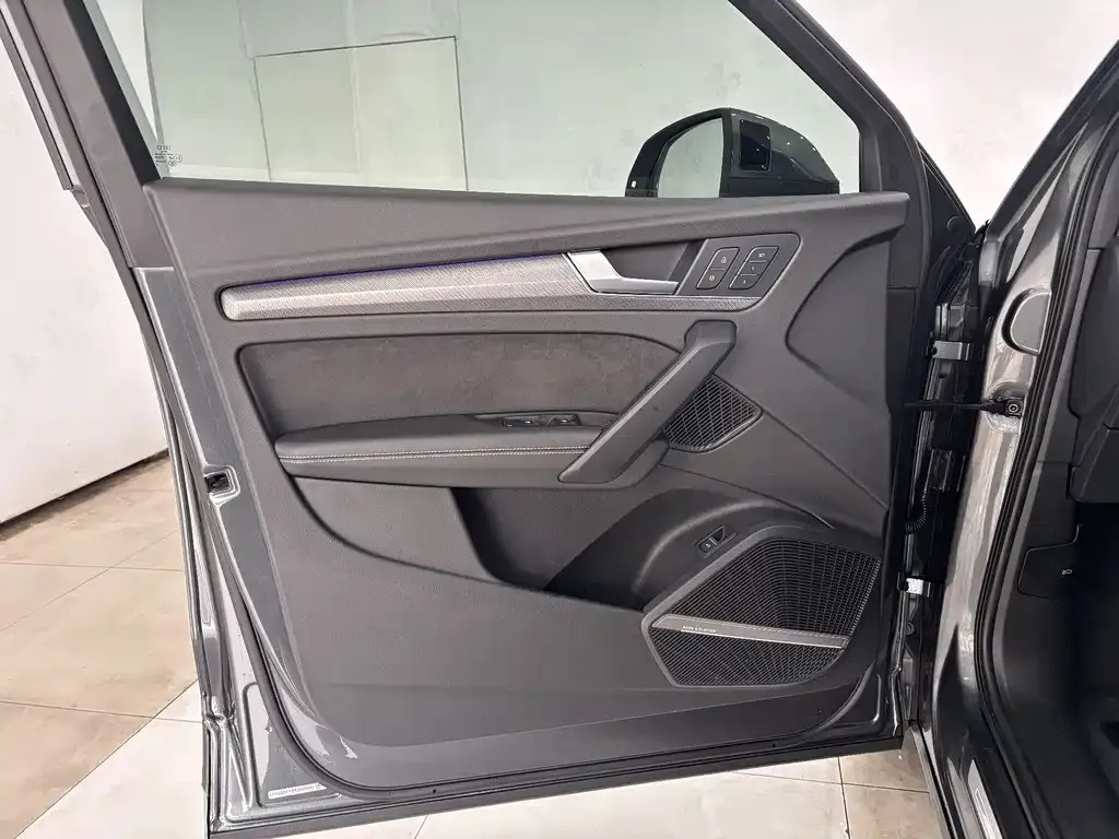 Audi Q5L Sportback 2022 из CN, фото 10