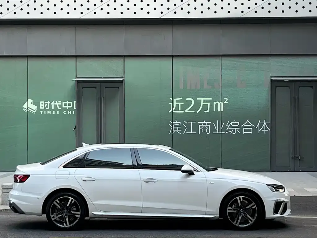 Audi A4L 2021 из CN, фото 10