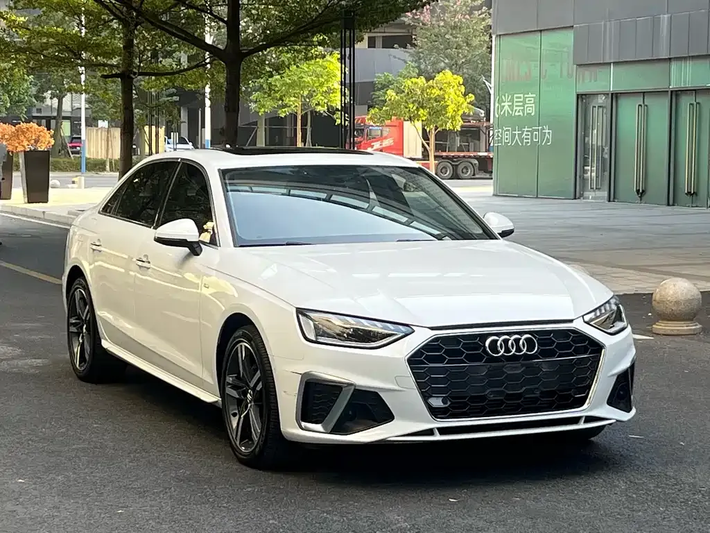 Audi A4L 2021 из CN, фото 3