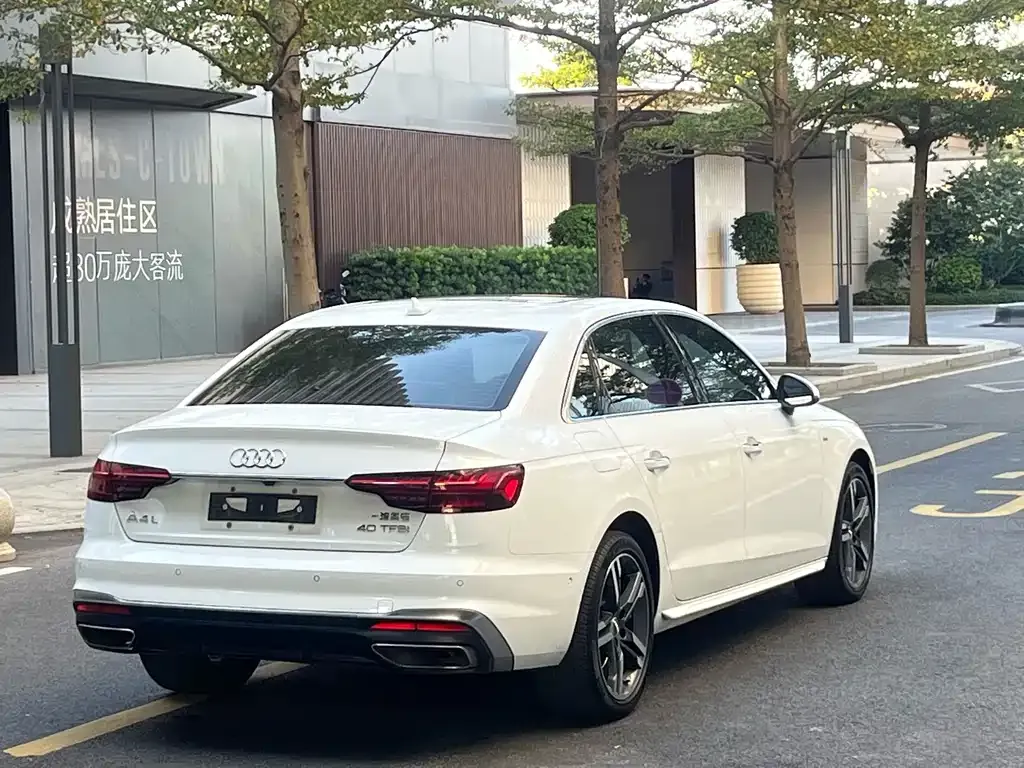 Audi A4L 2021 из CN, фото 5
