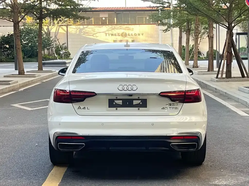 Audi A4L 2021 из CN, фото 6