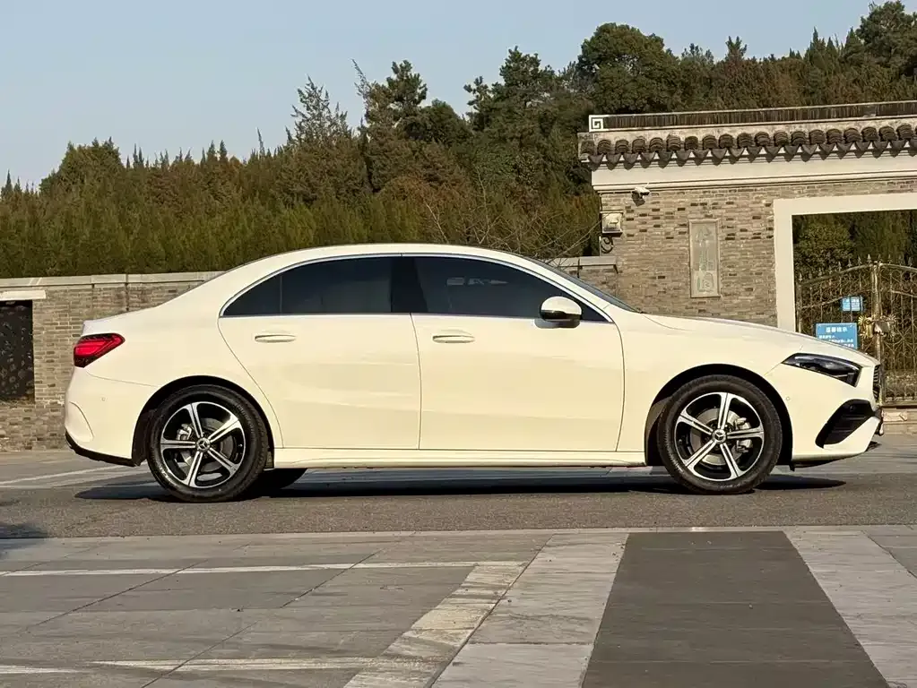 Mercedes-Benz A-Class 2023 из CN, фото 4