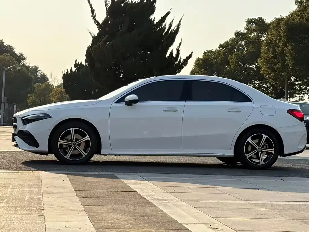 Mercedes-Benz A-Class 2023 из CN, фото 5