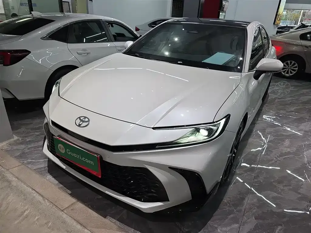 Toyota Camry 2025 из CN, фото 1