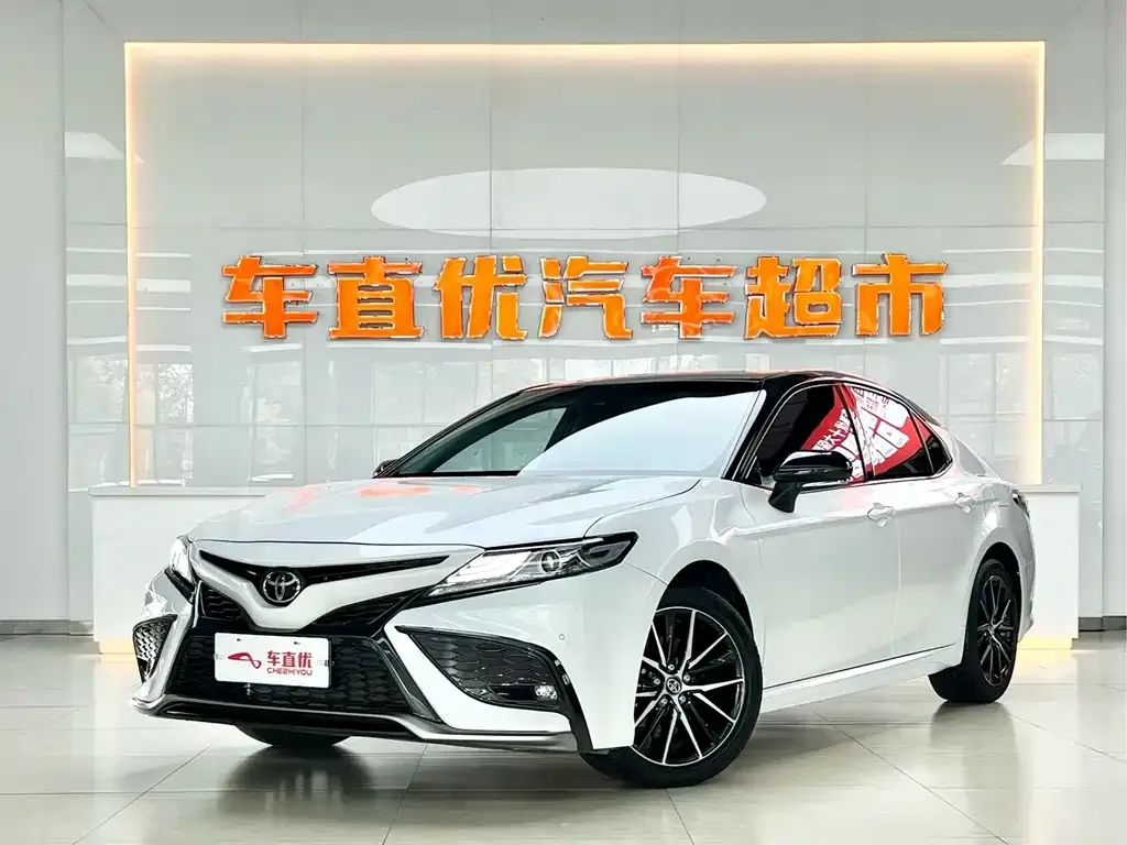 Toyota Camry 2023 из CN, фото 1