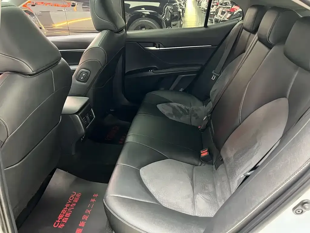 Toyota Camry 2023 из CN, фото 10