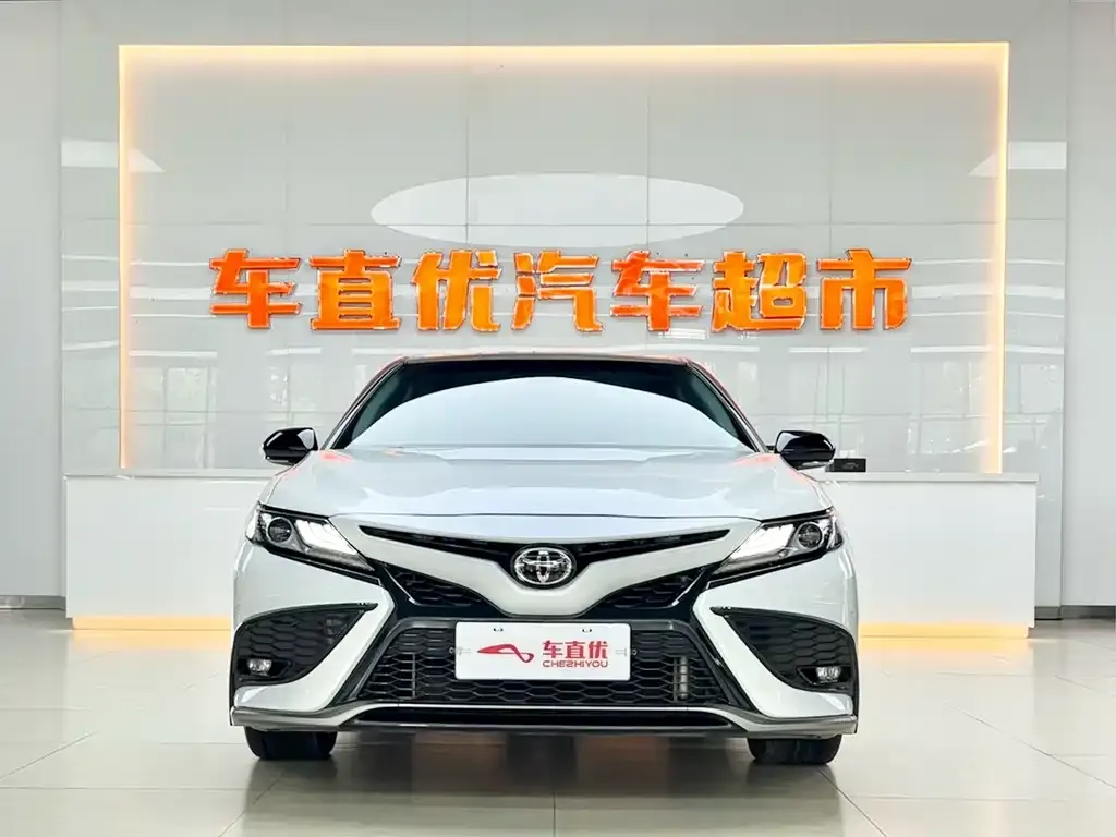 Toyota Camry 2023 из CN, фото 3