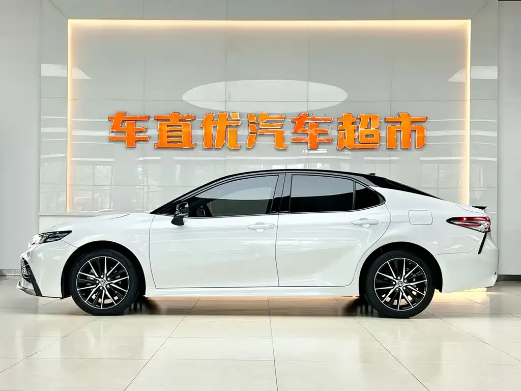 Toyota Camry 2023 из CN, фото 4