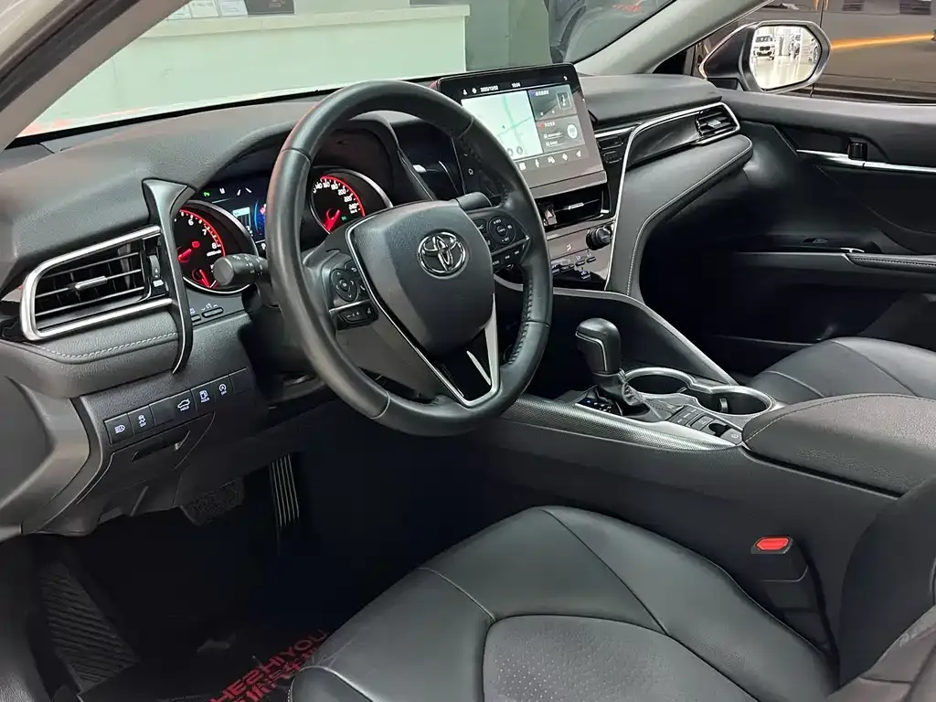 Toyota Camry 2023 из CN, фото 8