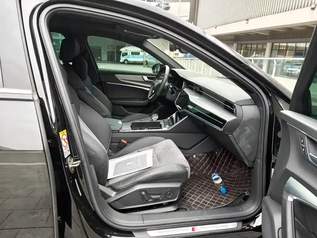 Audi A6L 2021 из CN, фото 6