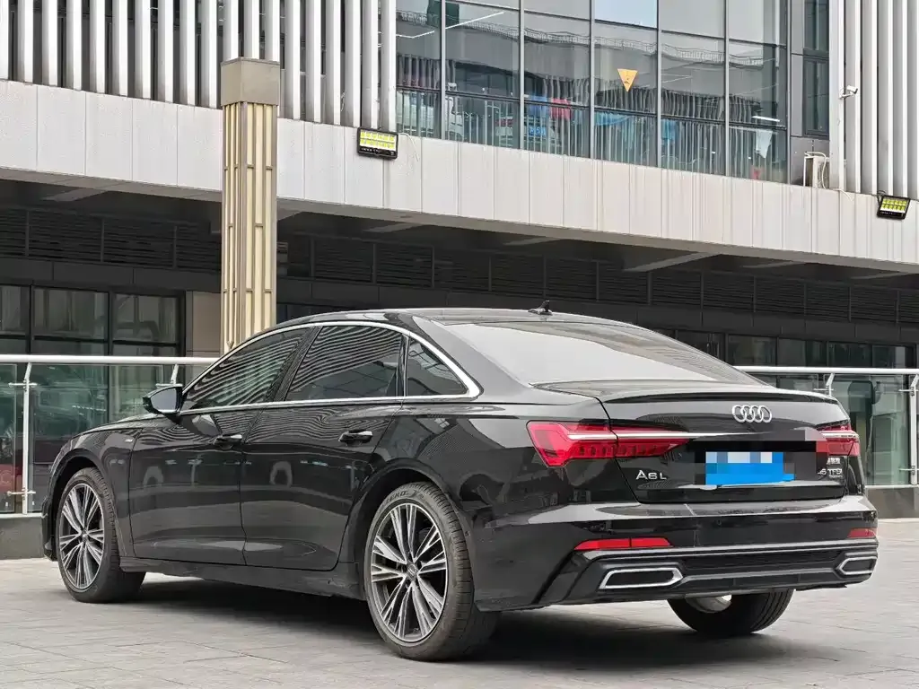 Audi A6L 2021 из CN, фото 9