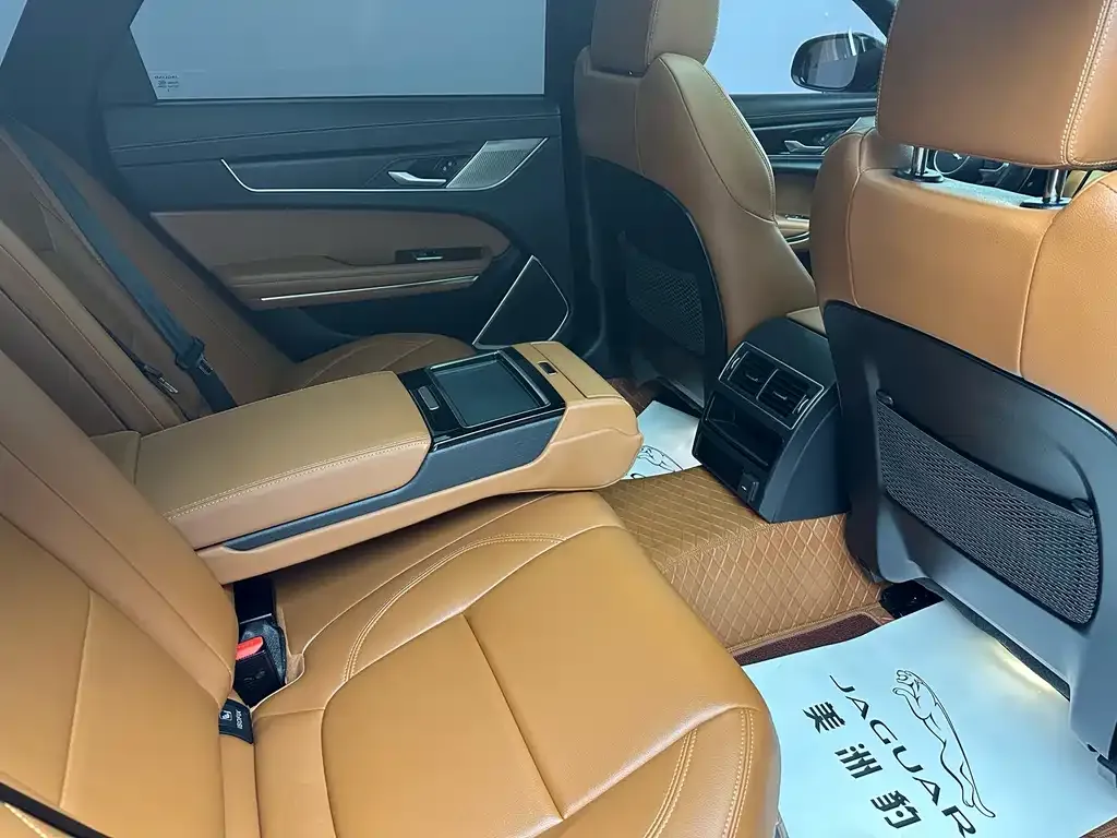 Jaguar XFL 2022 из CN, фото 9