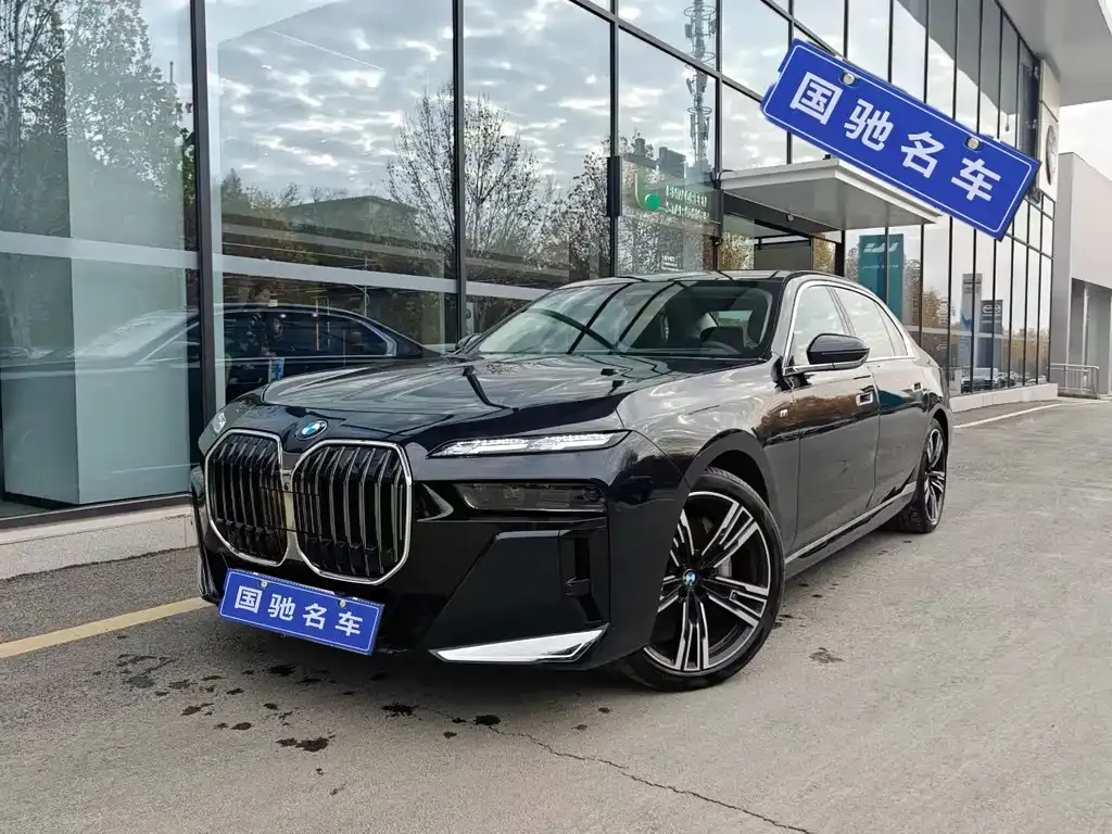 BMW 7 Series 2024 из CN, фото 1