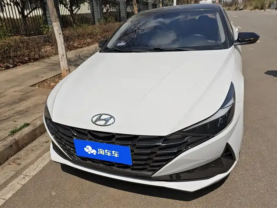 Hyundai Elantra — фото 2