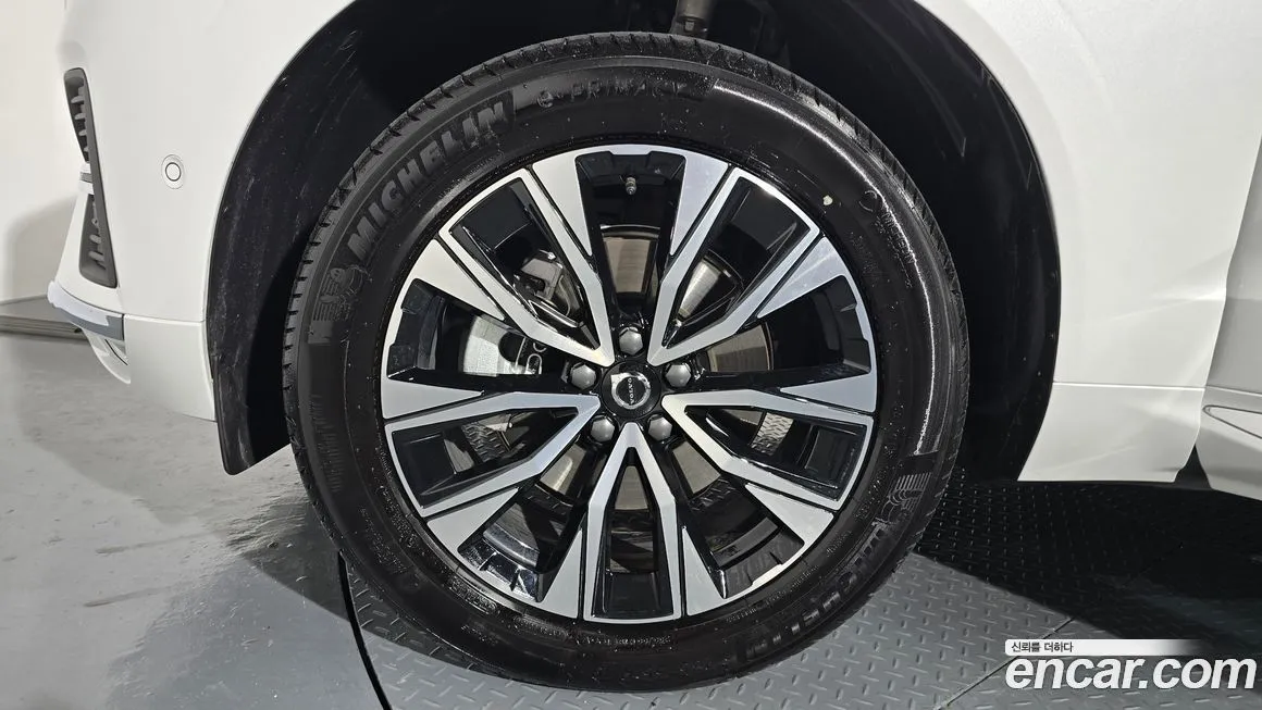 Volvo XC60 2025 из KR, фото 5