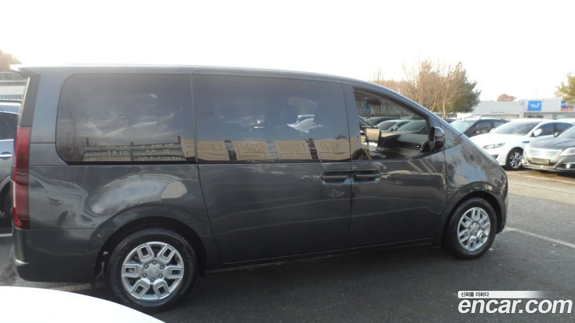 Hyundai Staria 2022 из KR, фото 2