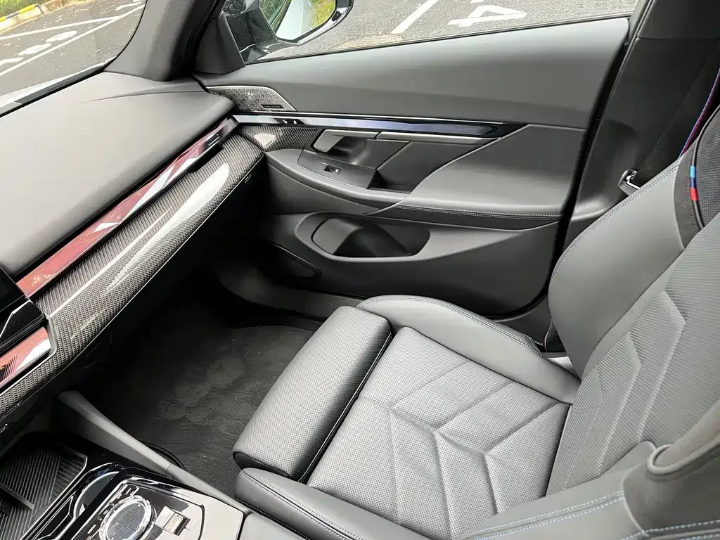 BMW i5 M60 2025 из CN, фото 10