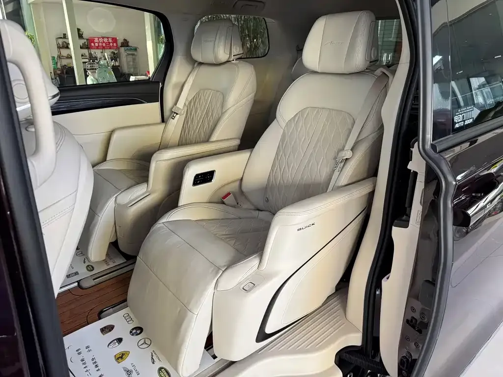 Buick GL8 2022 из CN, фото 8