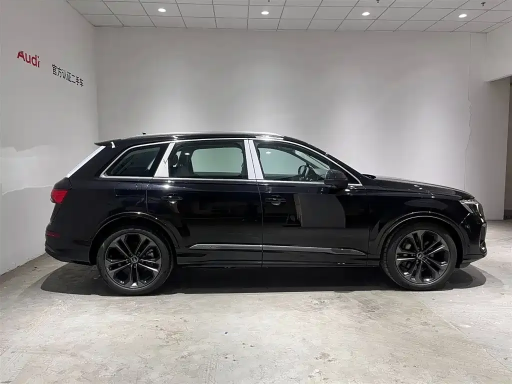 Audi Q7 2025 из CN, фото 4