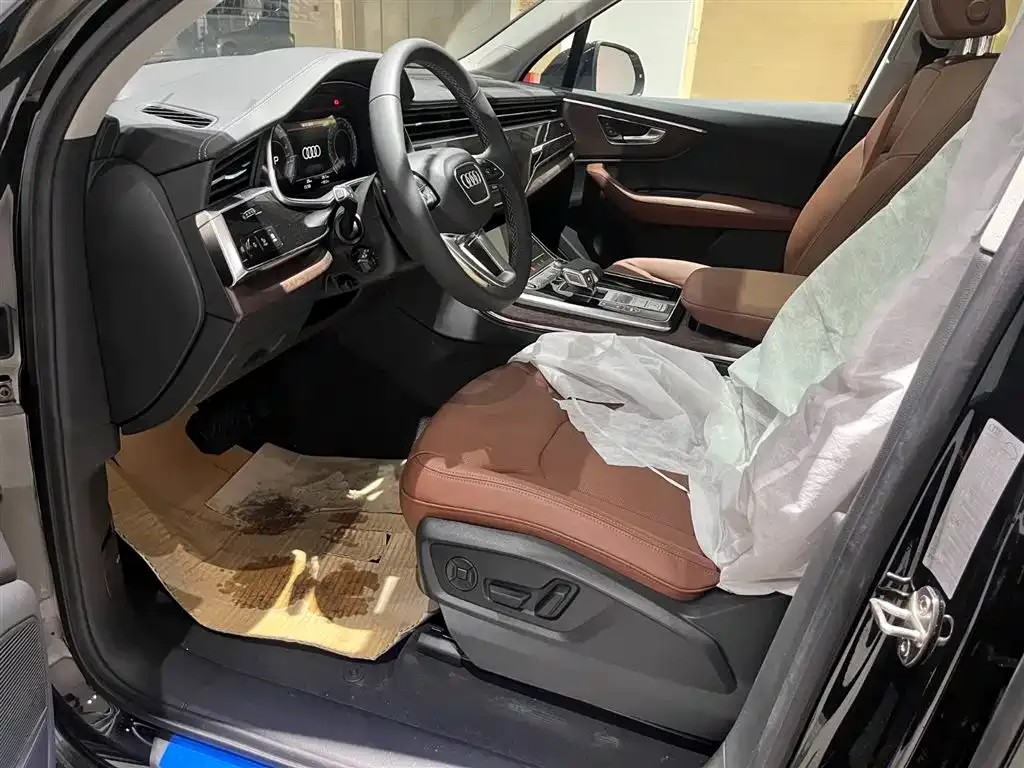 Audi Q7 2025 из CN, фото 7