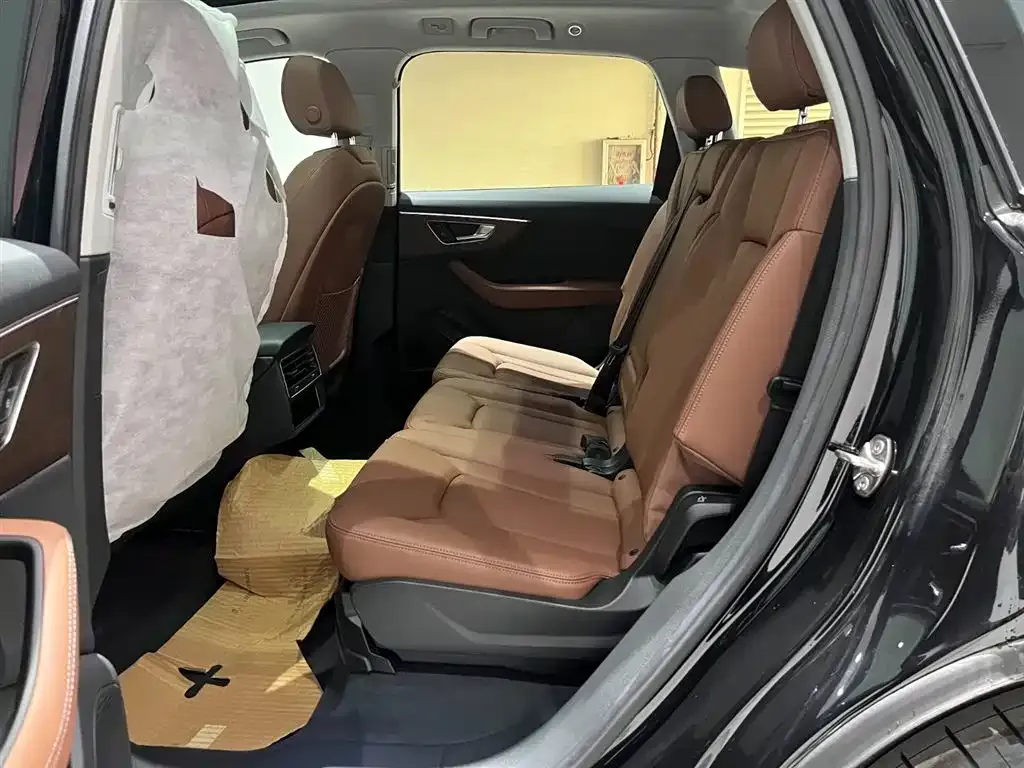 Audi Q7 2025 из CN, фото 8