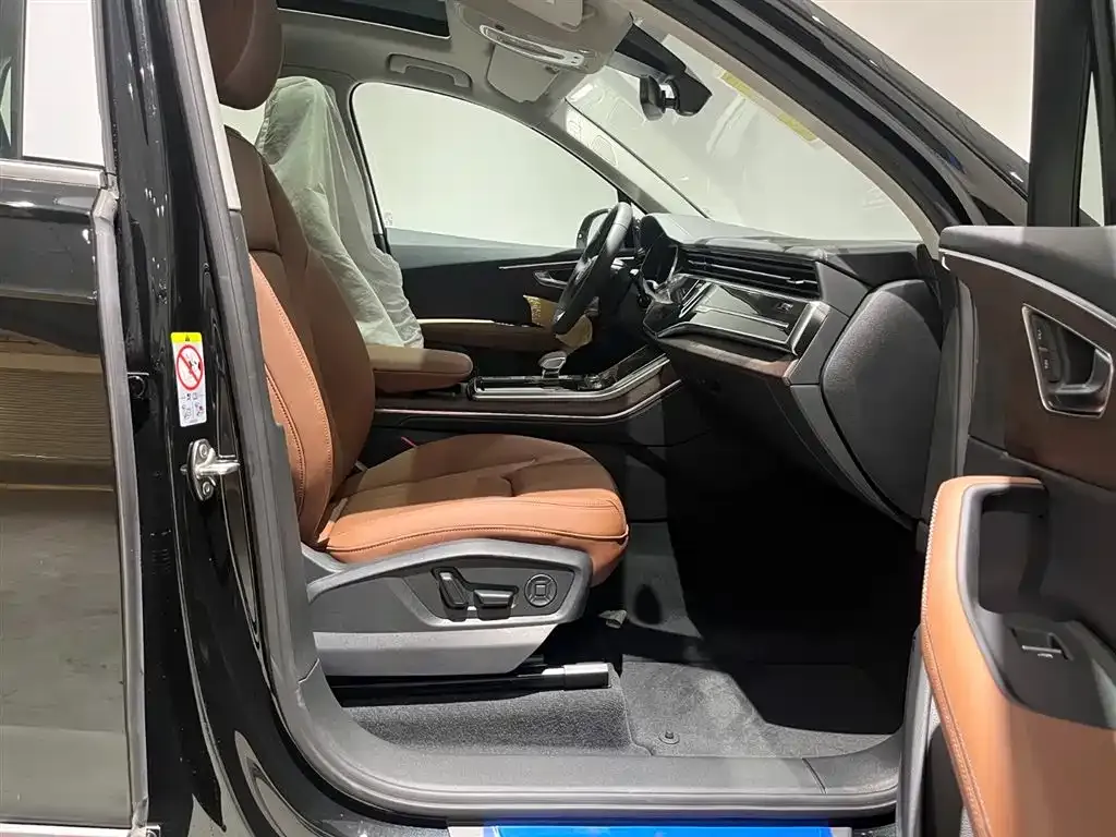 Audi Q7 2025 из CN, фото 9